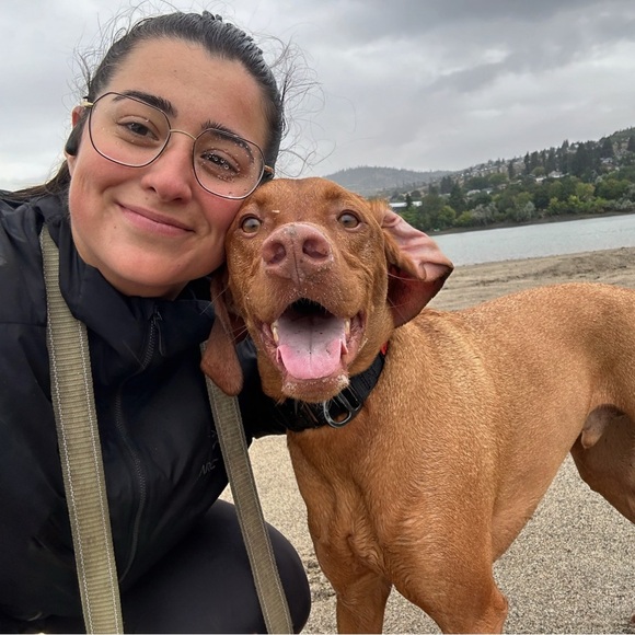 Meet your Posher, Mikayla - Picture 1 of 1